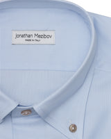 Close-up of the button-down collar on the Italian-made Gordon Royal Oxford Shirt.