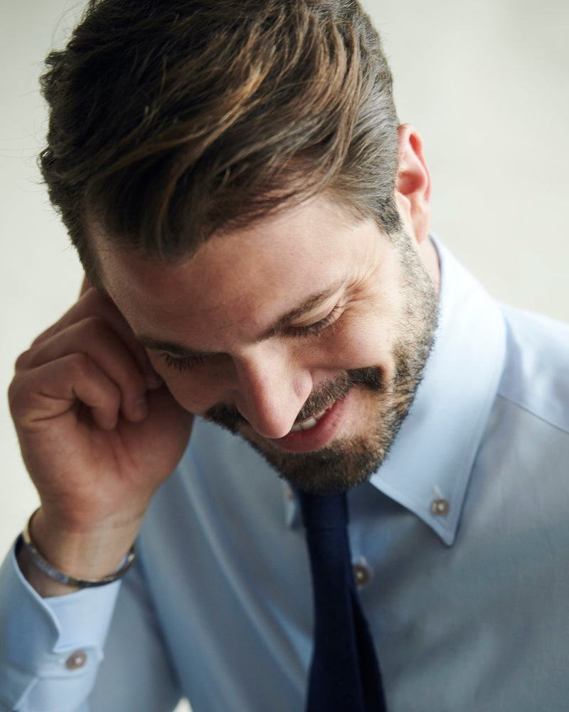 Male model wearing the button-down Gordon Royal Oxford Shirt.